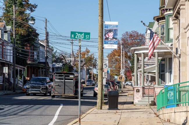 Heidelberg honors its veterans with banners hung throughout Womelsdorf.
