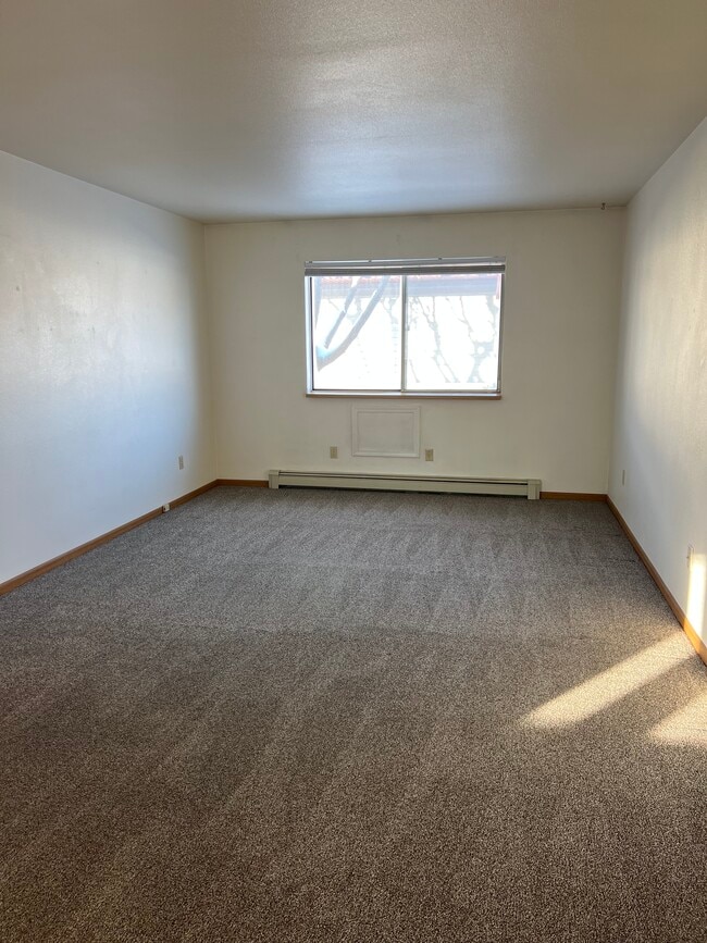 1526 Lake Elmo Dr unit 6, Billings, MT 59105 - photo 2