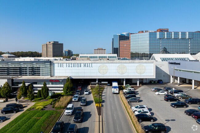The Keystone Fashion Mall is a popular shopping destination in Nora-Far Northside.