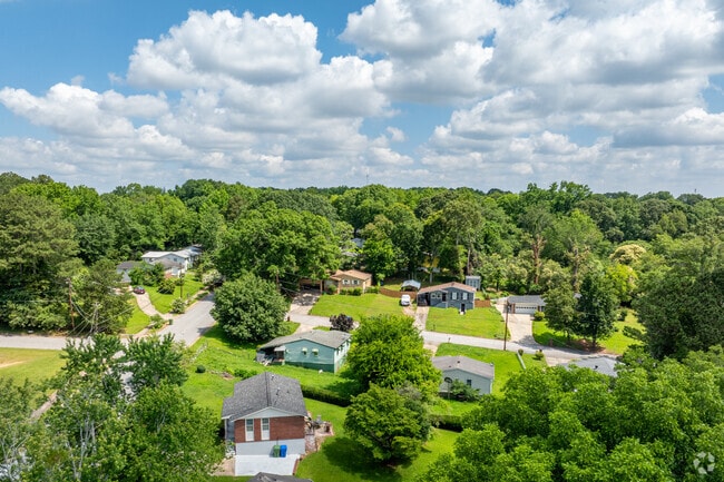 The Thomasville Heights neighborhood is just Southwest of downtown Atlanta and provides many affordable options for home buyers in the area.