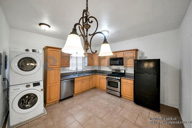 2818 S Bronson Ave, Los Angeles, CA 90018 - photo 7