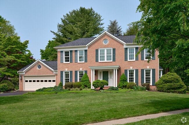 Large brick colonial home in Kentlands.