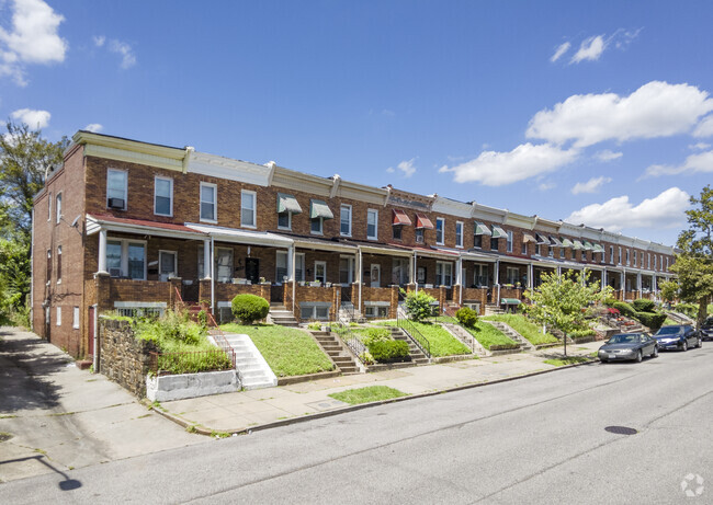 Biddle Street is a densely populated neighborhood.