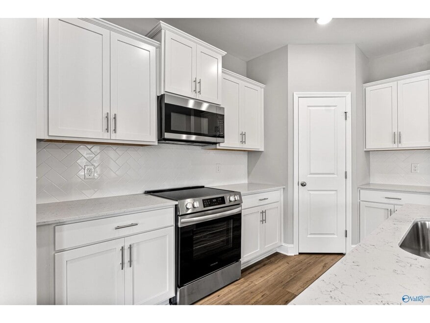 6223 Pisgah Dr NW, Huntsville, AL 35810 - photo 1