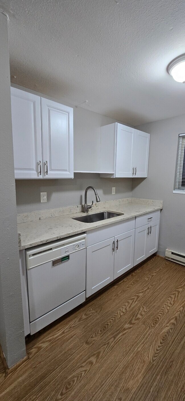 9830 SW Lookout Terrace unit C, Beaverton, OR 97008 - photo 4