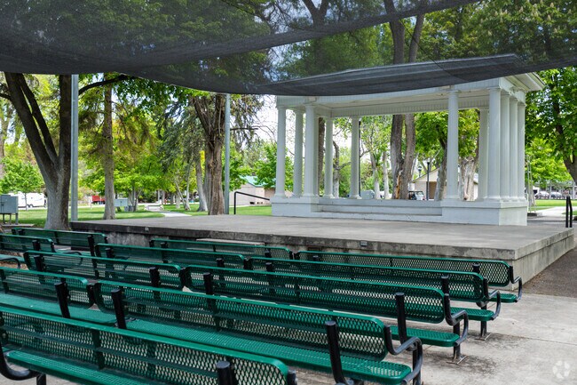 The amphitheater in Memorial Park stands as a cultural centerpiece, providing a venue for community events, performances, and gatherings.