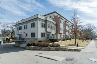 321 Hammond Pond Pkwy Unit 301, Chestnut Hill, MA 02467