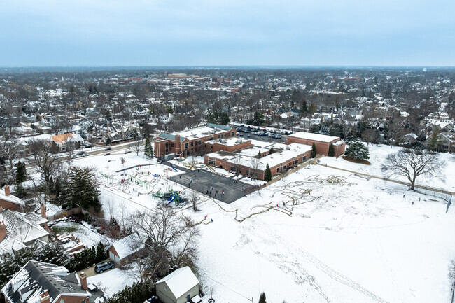 Your kids will enjoy learning in the inspiring atmosphere of Monroe Elementary School.