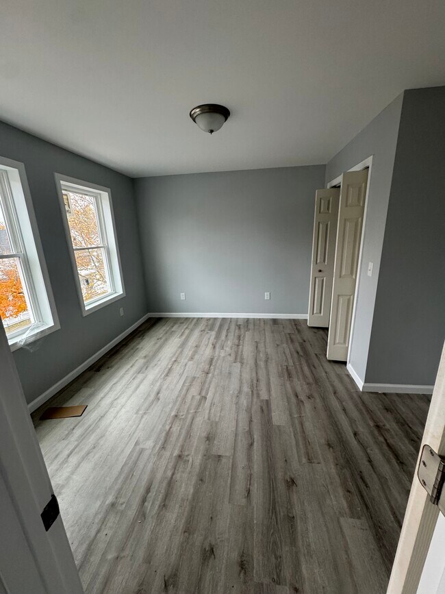 240 College St unit 240, Springfield, MA 01109 - photo 6