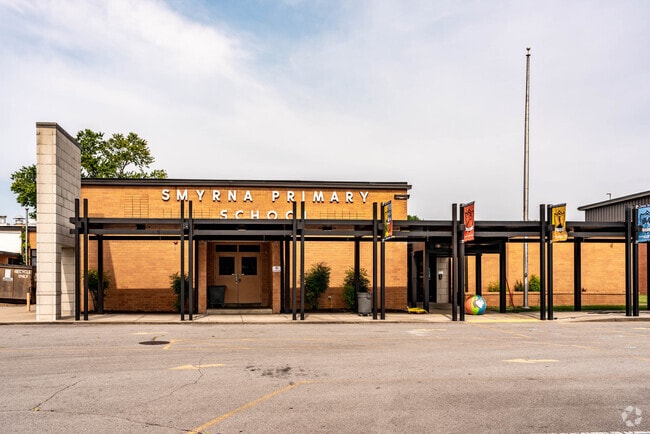 Smyrna Primary School front entrance
