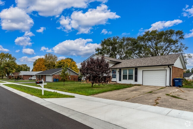 Ranch style homes in New Whiteland, IN prices start in the $260,000, south of Greenwood, IN.