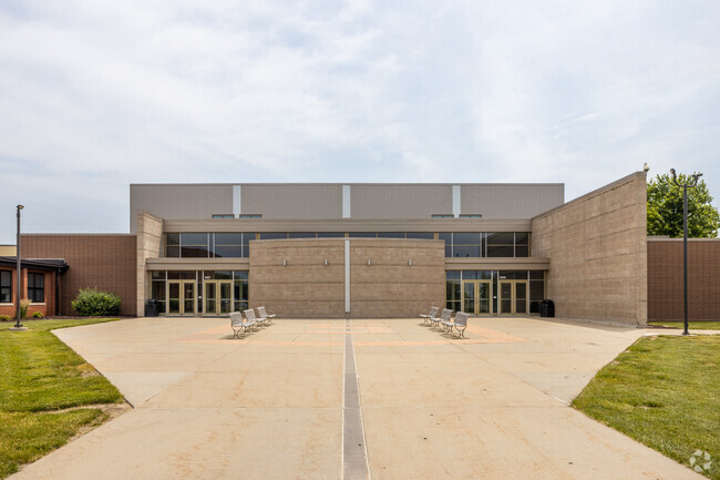 Saydel High School Entrance