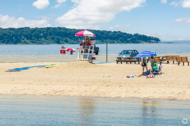 Enjoy a day at the beach or take the kawak out at the launch at Hobart Beach in Eaton's Neck.