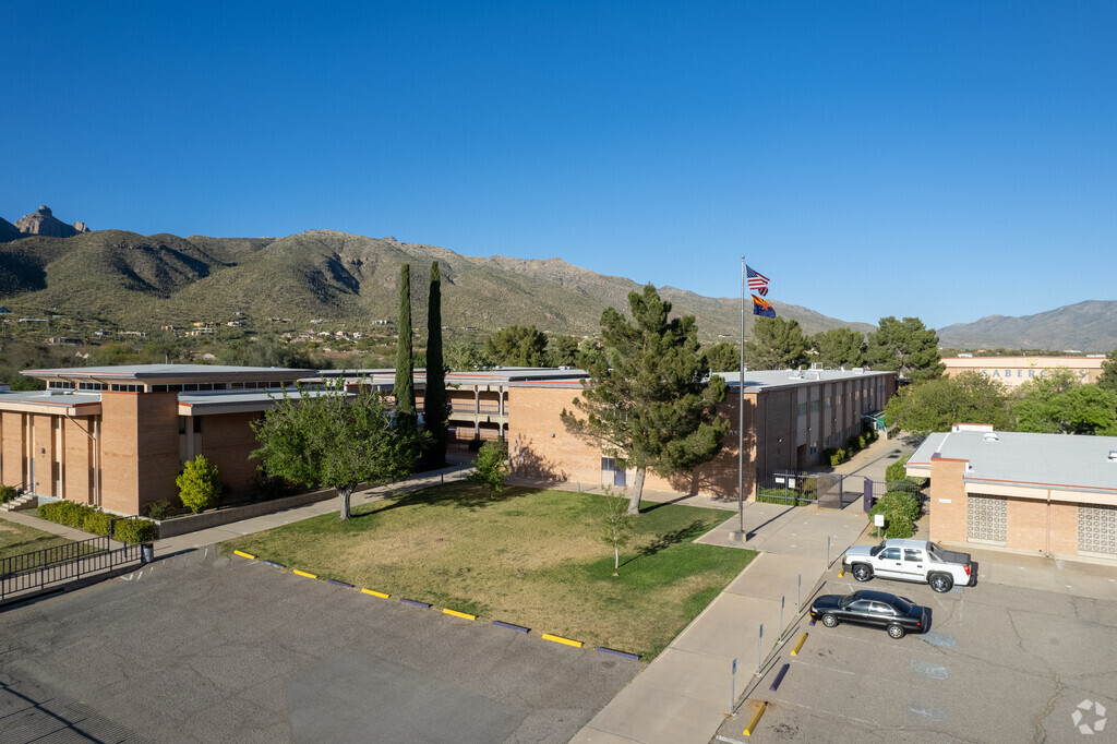 Sabino High School serves grades 9-12 in Tucson, Arizona.