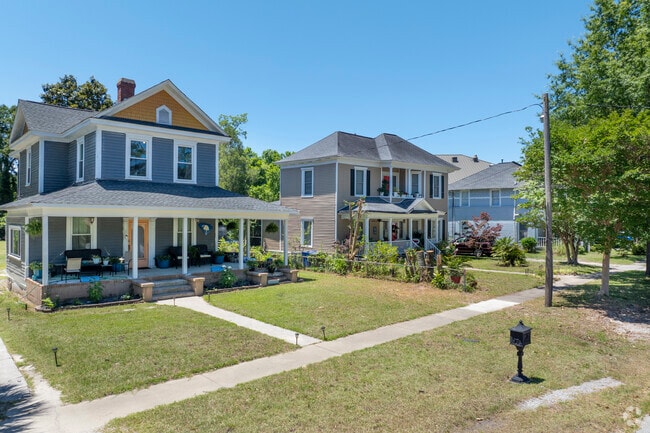 Walkable sidewalks allow for a great neighborhood feel in College Place.