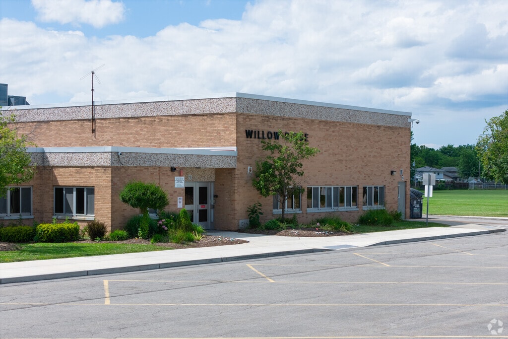 Willow Ridge Elementary School has an overall B+ grade on Niche.