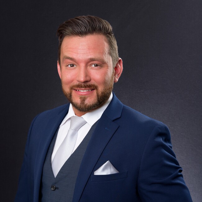 Agent Photo