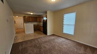 1106 Park St, Salina, KS 67401