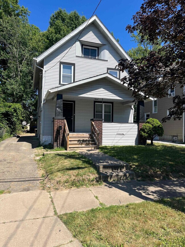 441 Wildwood Ave, Akron, OH 44320