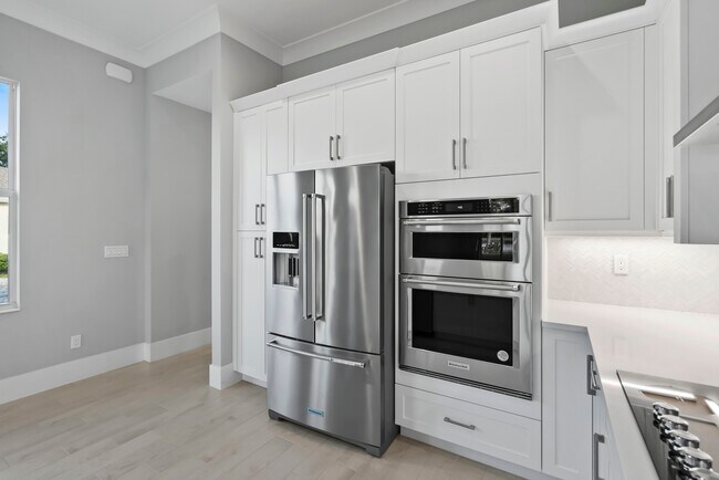 2184 Falls Manor, Vero Beach, FL 32967 - photo 4