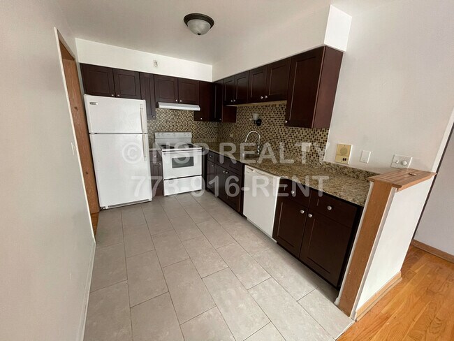 1004 S River Rd unit 102, Des Plaines, IL 60016 - photo 3
