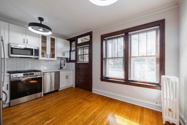 3127 N Spaulding Ave unit 2, Chicago, IL 60618 - photo 3