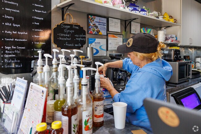 Everett Tea in May-Lecta-Sweet Historic District offers fresh coffee or tea to visitors.