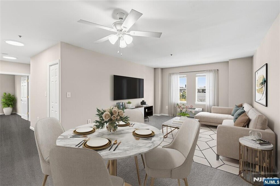 Edgewater Towne Center Apartments, Edgewater, NJ 07020 - photo 1