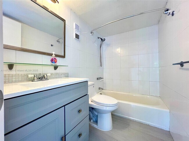 2530 SW 3rd Ave unit 103, Miami, FL 33129 - photo 4