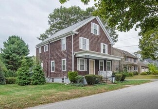 27 Commonwealth Ave Unit 2, Barrington, RI 02806