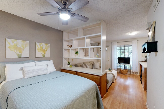 1311 Antoine Dr unit 200, Houston, TX 77055 - photo 3