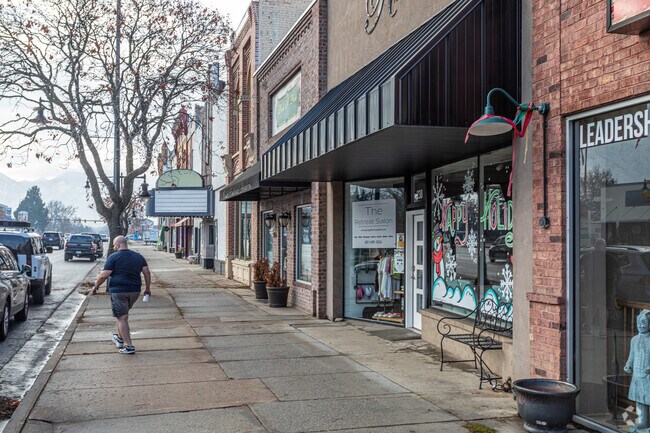 Downtown Springville is located near the East Hobble Creek neighborhood.