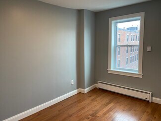 29 Chelsea St Unit 3, Boston, MA 02128