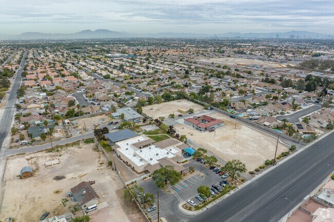 Candil Hall Academy is a great alternative for residents of the area.