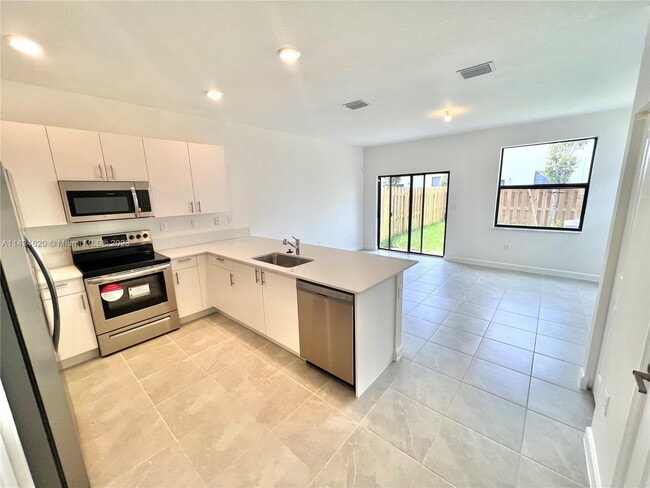 23458 SW 127th Place, Homestead, FL 33032 - photo 4