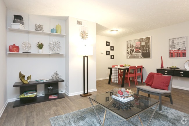 1BR, 1BA - 706 SF