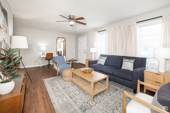 Yester Oaks, Mobile, AL 36608 - photo 2