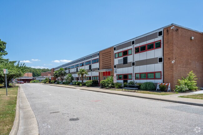 Hampton High School is located in Hampton and has a B- rating on Niche.