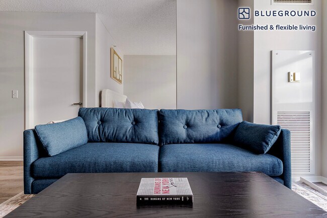 180 N Jefferson St unit FL15-ID1333, Chicago, IL 60661 - photo 2