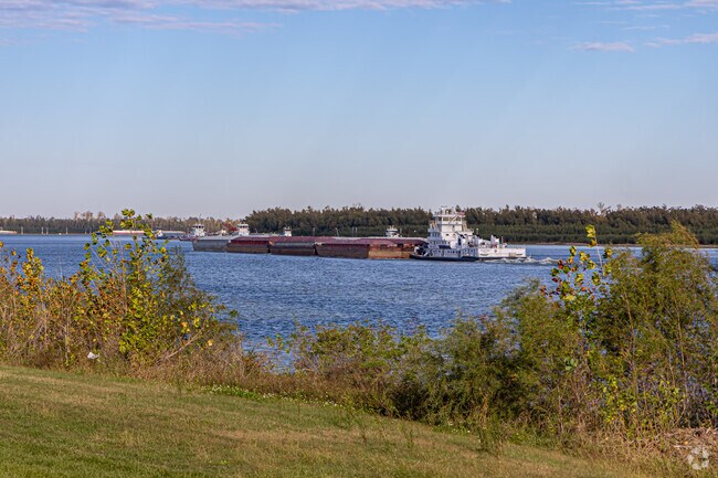 The Mighty Mississippi River borders Hahnville to the north.