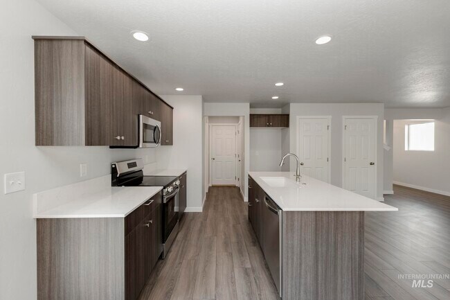 2534 W Fallon Loop, Nampa, ID 83651 - photo 6