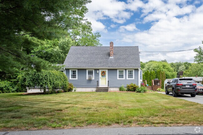 Discover picturesque Cape Cod homes in scenic North Swansea, MA.