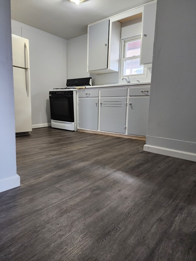 73 Leo St unit Upstairs, Rochester, NY 14621 - photo 3