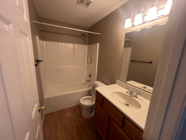 425 Station Crossing unit 427, Waterloo, IL 62298 - photo 5