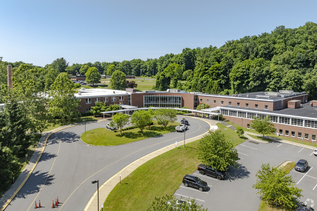 The Cider Mill School is located at 240 School Road in Wilton, CT.