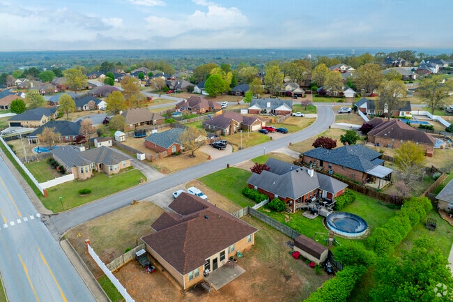 There are many different styles of homes to choose from in Van Buren.