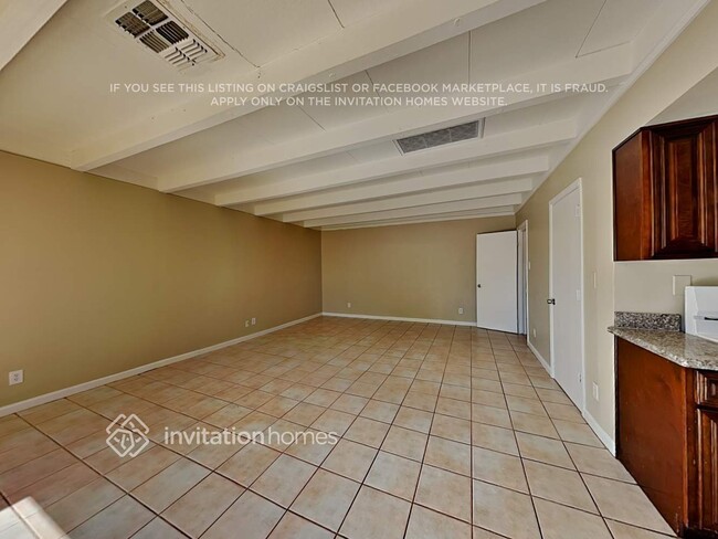 8222 N 30th Dr, Phoenix, AZ 85051 - photo 2