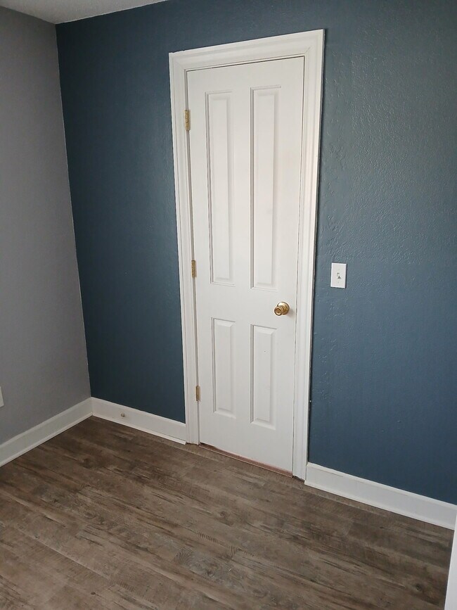 732 Polk St unit 2, Huntington, IN 46750 - photo 5