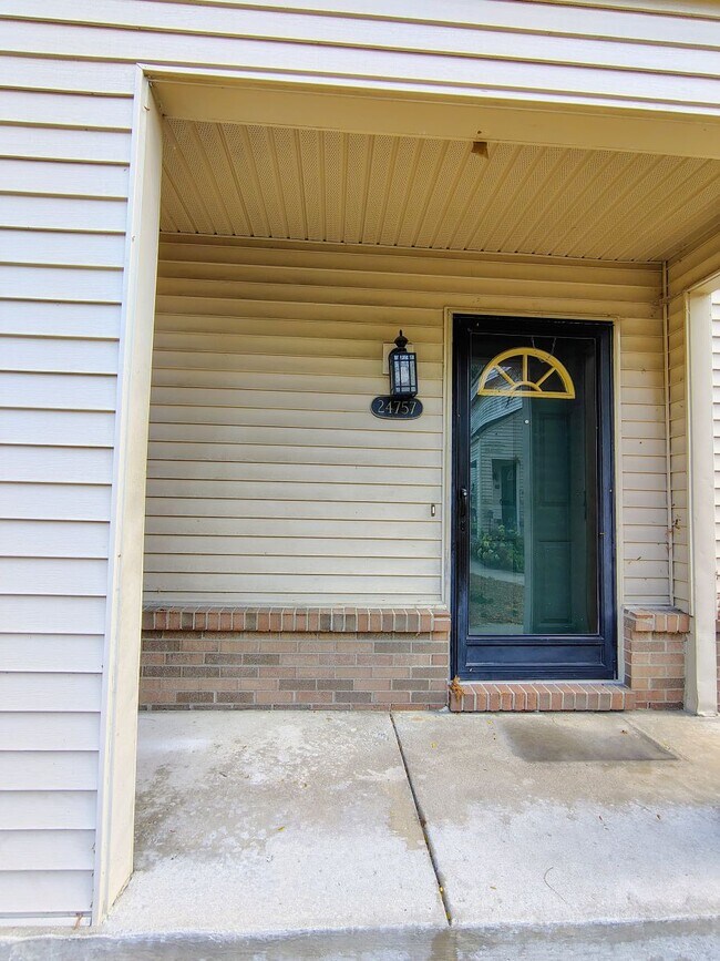 24757 Bashian Dr, Novi, MI 48375 - photo 3