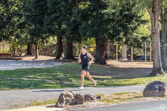 Find your stride in Del Rey, where beautiful paths make every run a joy.
